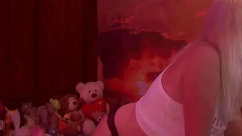 Monika    online show from 11.15.25