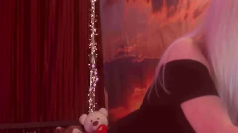 Monika    online show from 03.31.26