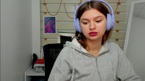 Monika online show from 02.25.25