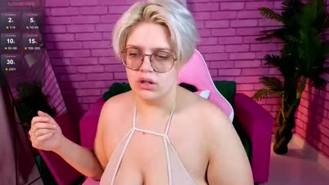 Monica online show from 10.17.25