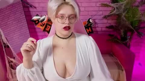 Monica online show from 10.28.25