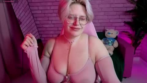 Monica online show from 11.05.25