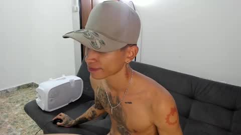 monkeyd_66 online show from 01.12.25