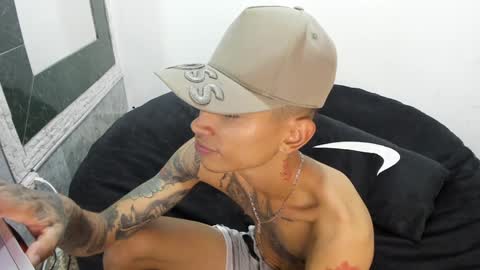 monkeyd_66 online show from 02.01.25