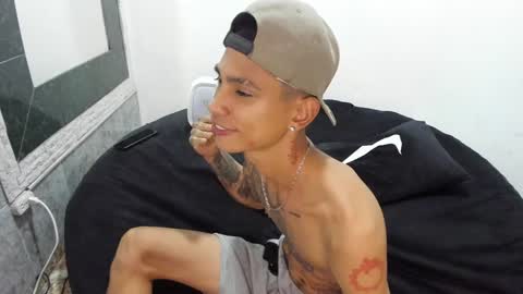 monkeyd_66 online show from 02.01.25