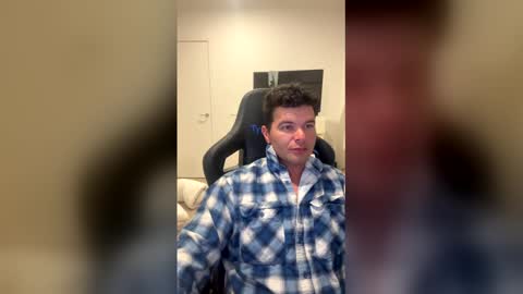 Snapshot of monkeydward chatting on 02.14.26 monkeydward online show from 02.14.26