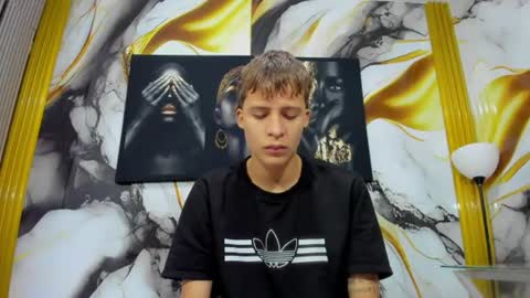 Snapshot of mono_blonde chatting on 06.19.26 mono_blonde online show from 06.19.26