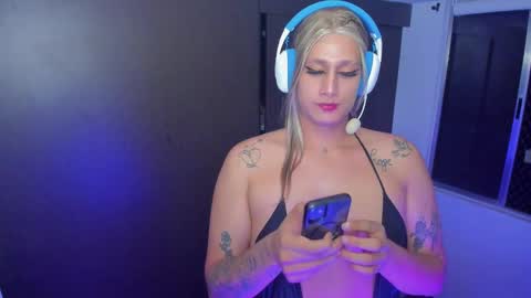 Snapshot of monojuan06 chatting on 01.11.25 veronika ind online show from 01.11.25