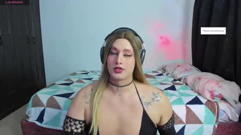 Snapshot of monojuan06 chatting on 11.13.25 veronika ind online show from 11.13.25