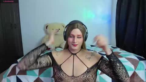 Snapshot of monojuan06 chatting on 11.15.25 veronika ind online show from 11.15.25