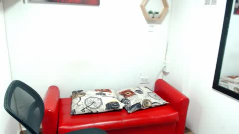 Snapshot of monserrat_diva chatting on 02.12.26 monserrat_diva online show from 02.12.26