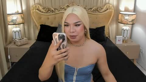 Snapshot of monstercock_olivia chatting on 05.16.26 OliviaRoxy online show from 05.16.26
