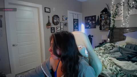 Lydia Mooney online show from 01.17.25