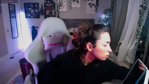 Lydia Mooney online show from 01.30.25