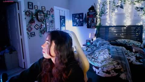 Lydia Mooney online show from 02.11.25