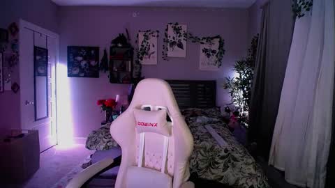 Lydia Mooney online show from 02.20.25