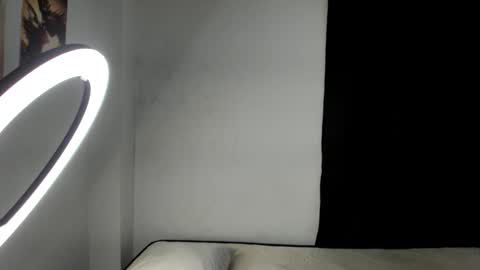 Snapshot of montes_juan chatting on 09.08.25 montes_juan online show from 09.08.25