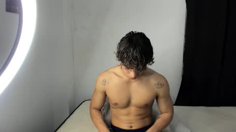 Snapshot of montes_juan chatting on 09.11.25 montes_juan online show from 09.11.25