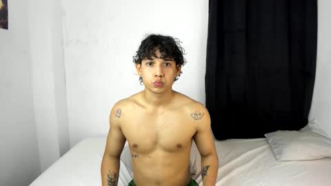Snapshot of montes_juan chatting on 09.15.25 montes_juan online show from 09.15.25