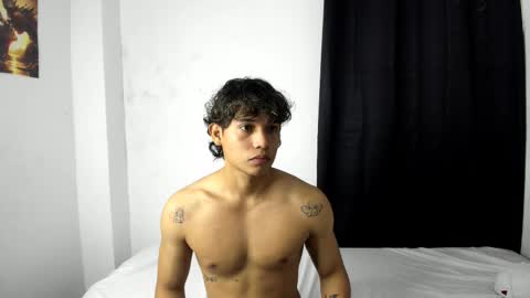 Snapshot of montes_juan chatting on 09.29.25 montes_juan online show from 09.29.25