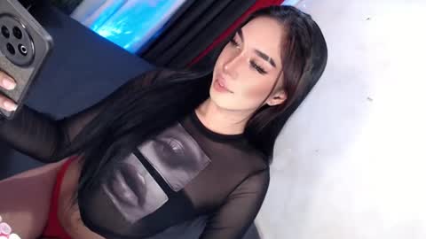 Snapshot of montrous_princessx chatting on 01.12.25 Princess take me to private or password show online show from 01.12.25