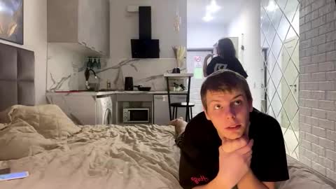 mood_couple online show from 11.28.25