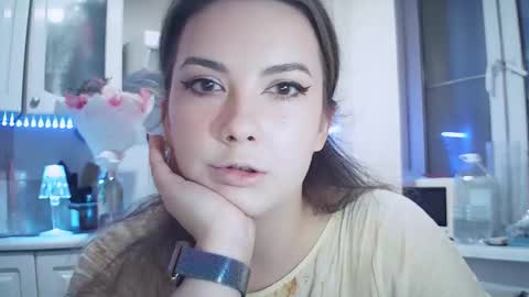 moodiemira online show from 10.06.25