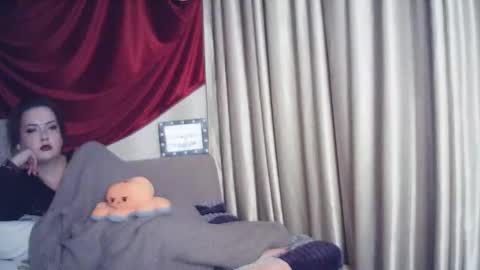 moodiemira online show from 11.12.25