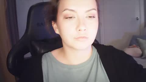 moodiemira online show from 04.12.26