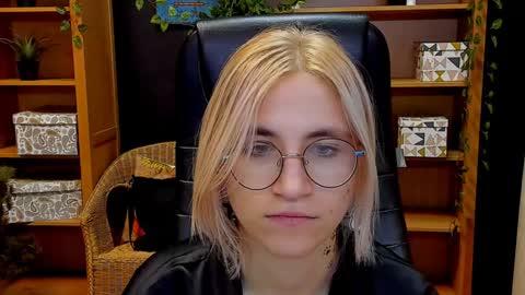 Snapshot of moon13152 chatting on 12.07.24 Katrin online show from 12.07.24
