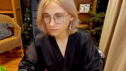Snapshot of moon13152 chatting on 12.11.24 Katrin online show from 12.11.24