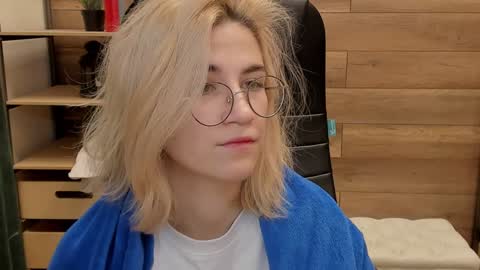Snapshot of moon13152 chatting on 01.02.25 Katrin online show from 01.02.25
