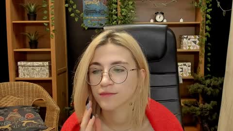 Snapshot of moon13152 chatting on 01.26.25 Katrin online show from 01.26.25