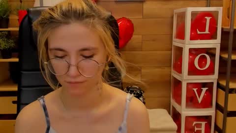 Snapshot of moon13152 chatting on 02.24.25 Katrin online show from 02.24.25