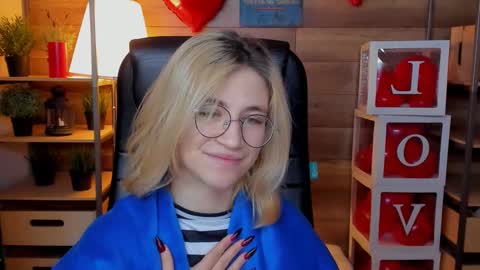 Snapshot of moon13152 chatting on 03.02.25 Katrin online show from 03.02.25