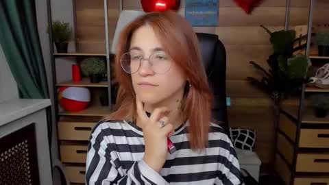 Snapshot of moon13152 chatting on 09.24.25 Katrin online show from 09.24.25