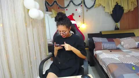 moon_and_fire_ online show from 12.01.25