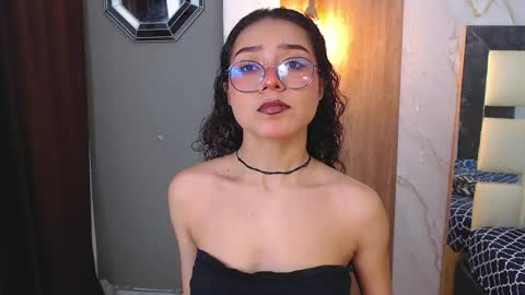 moon_and_fire_ online show from 04.19.26