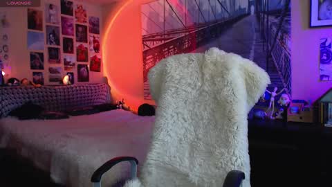 Keira online show from 03.04.25