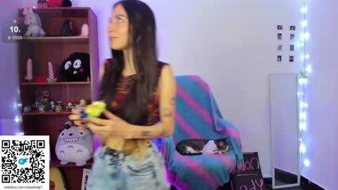 MOON  online show from 12.08.24