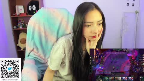 MOON  online show from 01.17.25