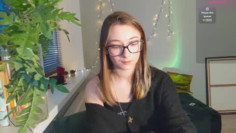 Snapshot of moonlight__lovers chatting on 12.23.24 Dana online show from 12.23.24