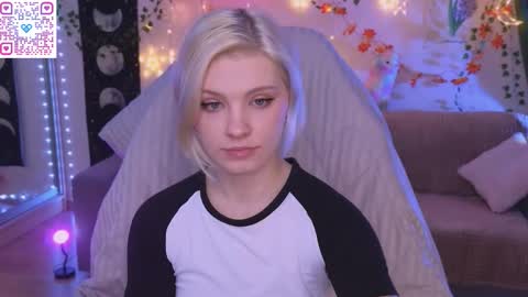 Mia   online show from 11.15.25