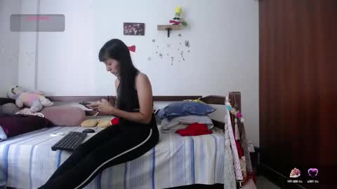 Snapshot of moonlunita chatting on 09.22.25 moonlunita online show from 09.22.25