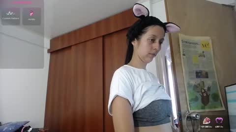 Snapshot of moonlunita chatting on 10.02.25 moonlunita online show from 10.02.25