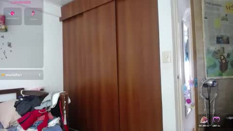 Snapshot of moonlunita chatting on 10.16.25 moonlunita online show from 10.16.25