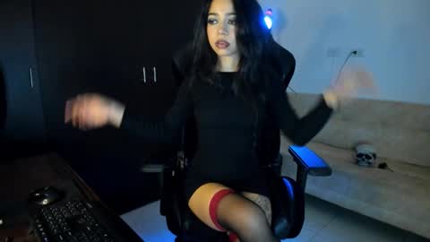 Snapshot of moonmadison chatting on 12.21.25 Madison online show from 12.21.25