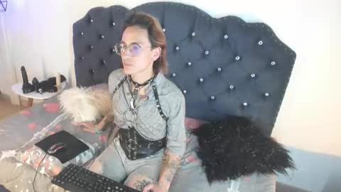 Moon online show from 10.02.25