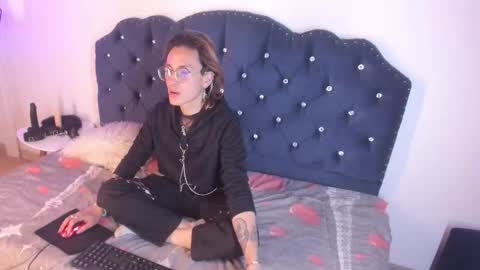 Moon online show from 10.03.25