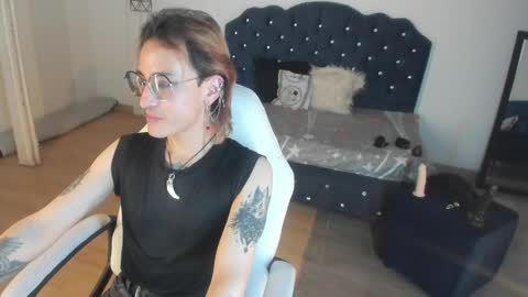 Moon online show from 10.06.25